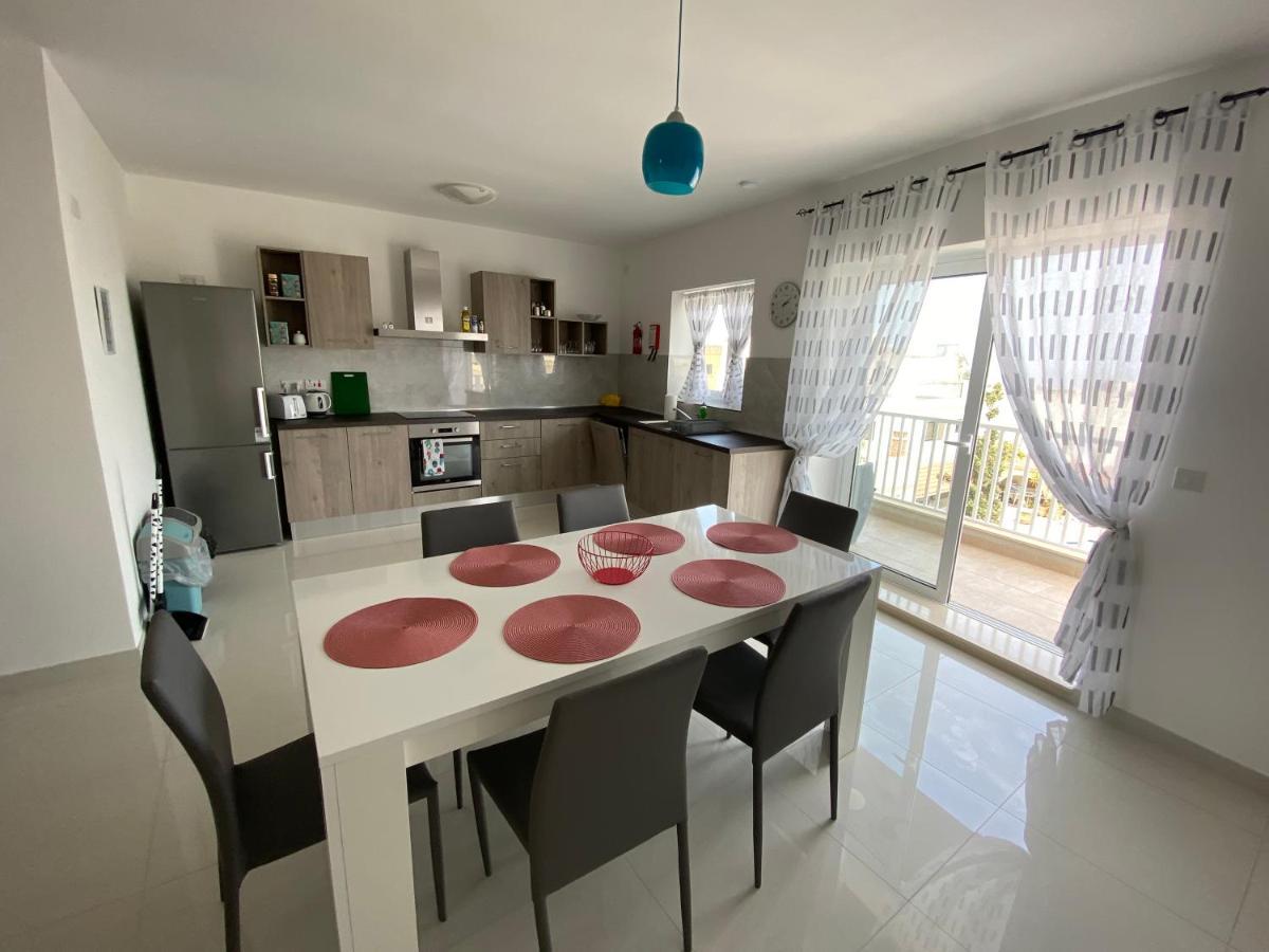 Sunshine Apartments Mellieha - Modern Three Bedroom Apartment - Apt No 1 Kültér fotó